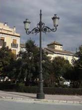 Farolas existentes hasta la remodelaci&oacute;n de la plaza